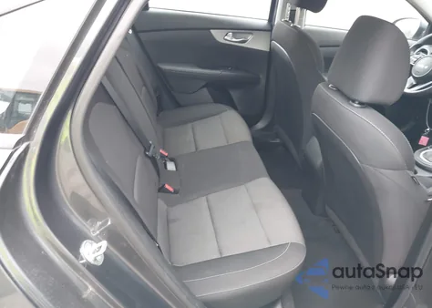 2023 Kia Forte Lxs z USA, uszkodzony, nr VIN 3KPF24AD3PE616631